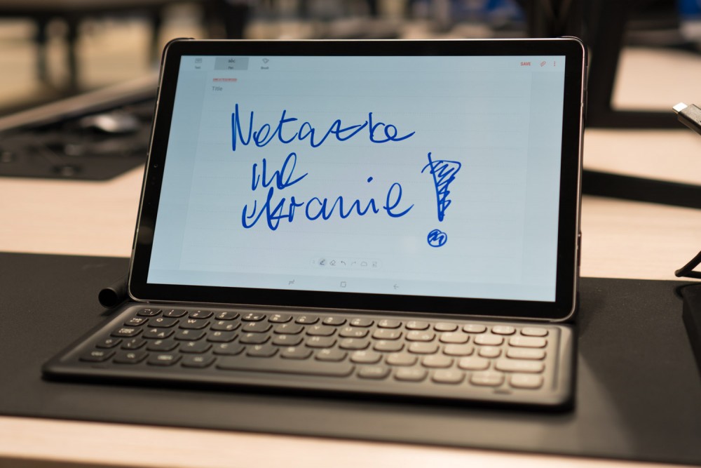 samsung galaxy tab s4 class="wp-image-796282" 