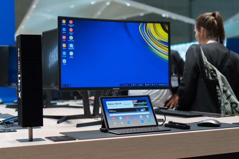 samsung galaxy tab s4 class="wp-image-796291" 