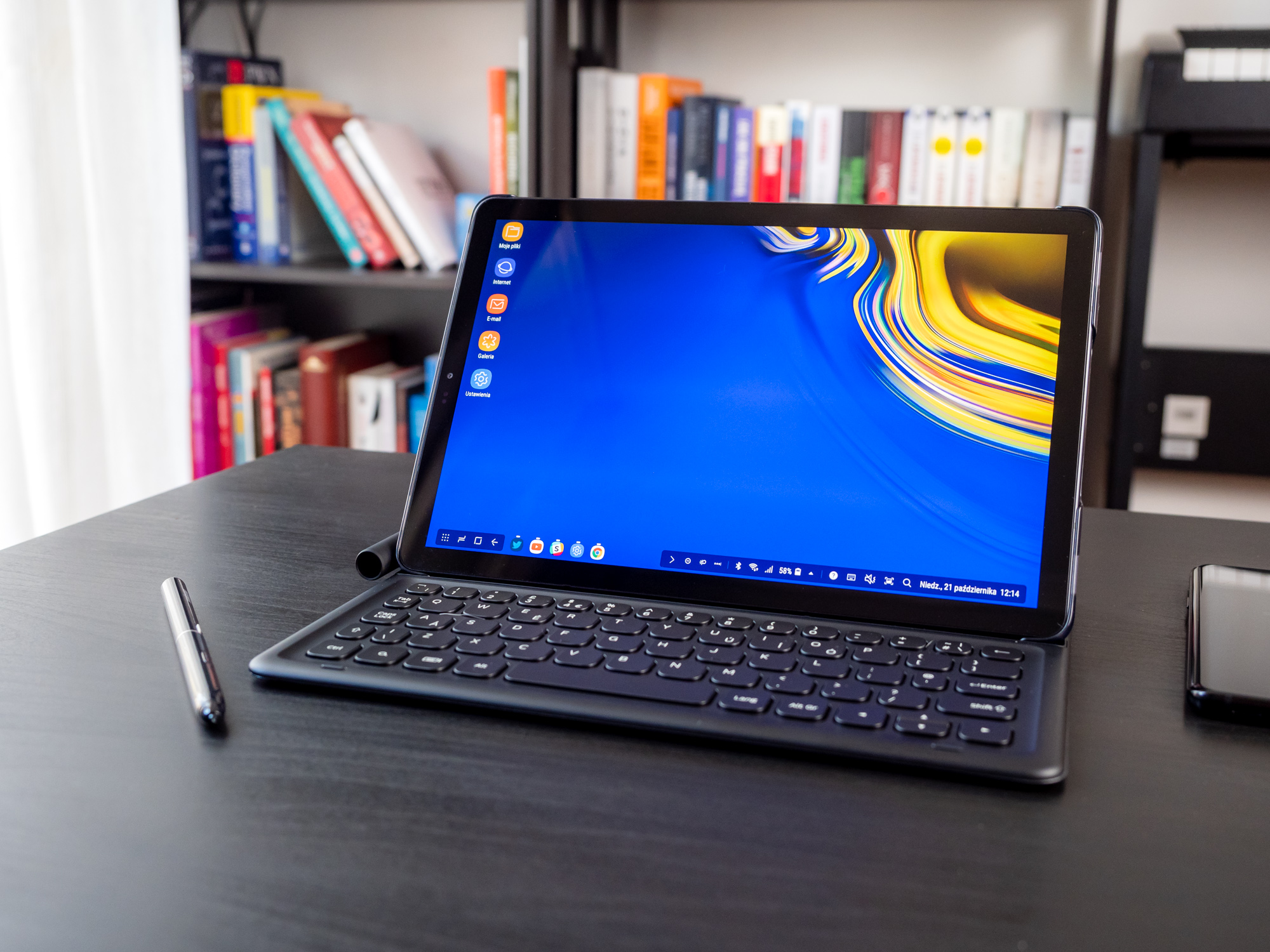 Galaxy Tab S4 class="wp-image-825038" 