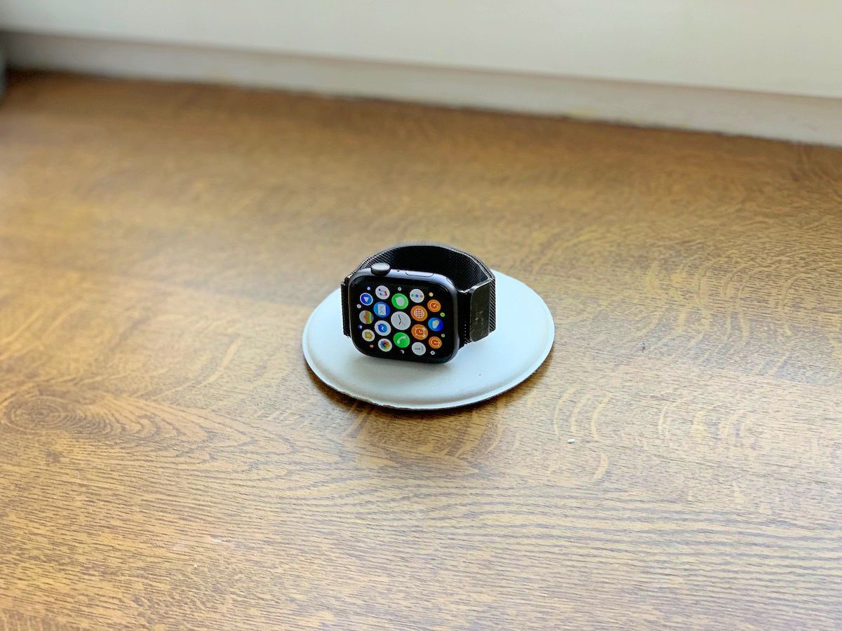 Apple Watch Series 4 class="wp-image-812476" 