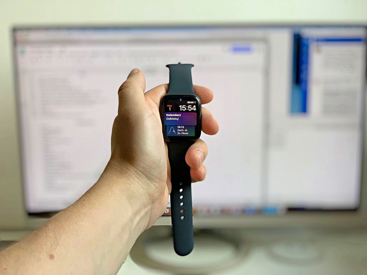 Apple Watch Series 4 class="wp-image-812485" 