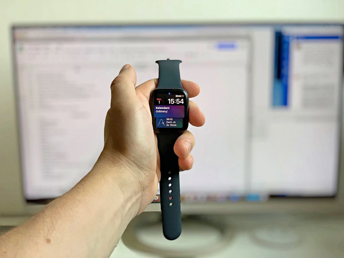 Apple Watch Series 4 class="wp-image-812485" 
