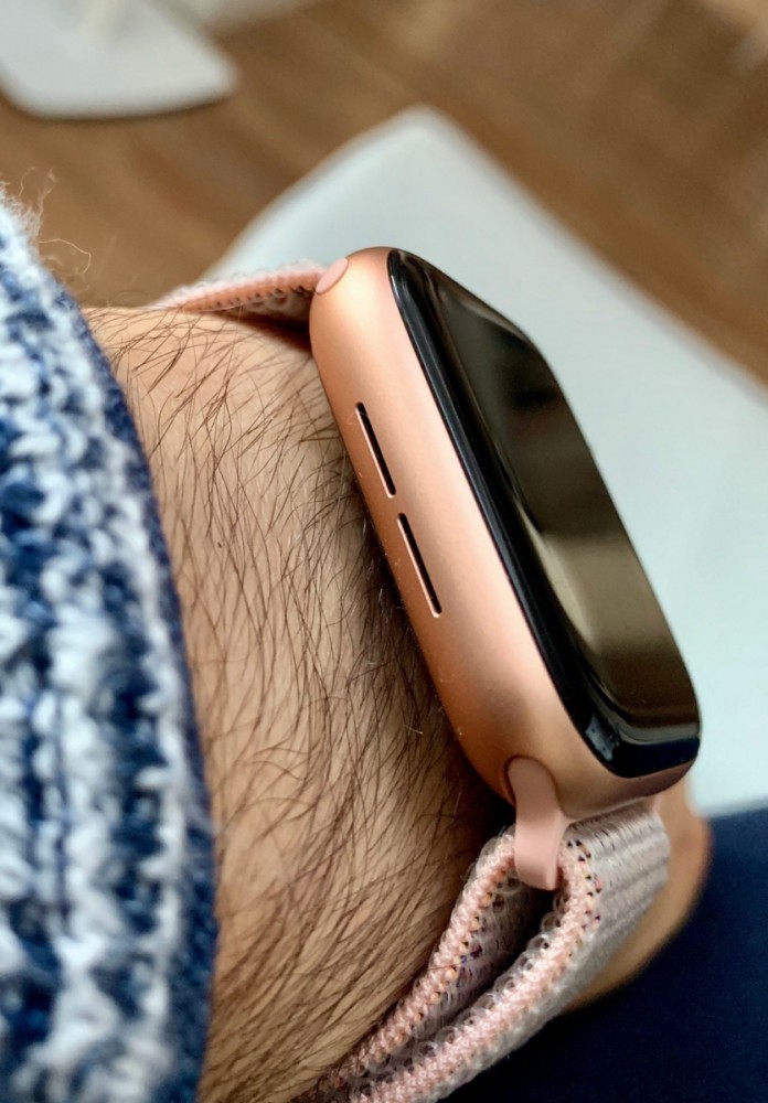 Apple Watch Series 4 class="wp-image-816872" 