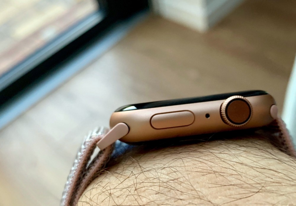 Apple Watch Series 4 class="wp-image-816875" 