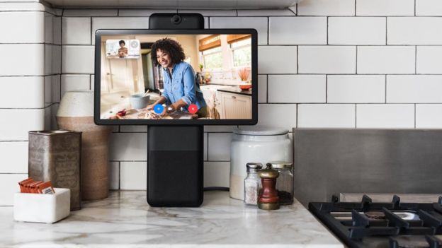 facebook portal class="wp-image-816710" 
