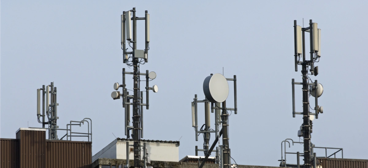 Obawy przeciwników 5G w Polsce kontra nauka - pojedynek na argumenty