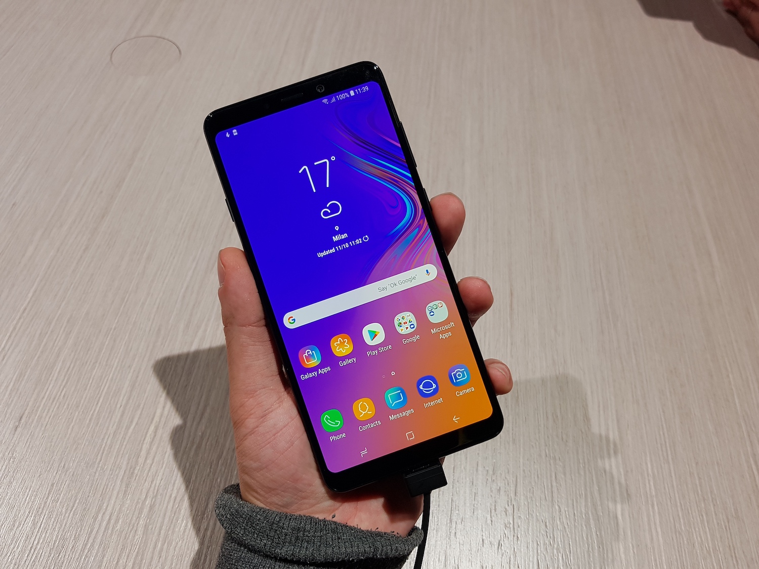 Samsung Galaxy A9 to na swój sposób odpowiedź na iPhone’a X
