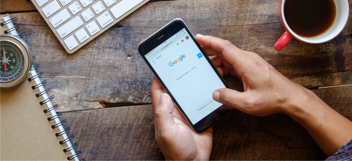 Dlaczego na sprzętach Apple jest Wyszukiwarka Google i jaka jest tego cena?