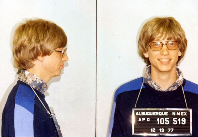 bill gates sylwetka class="wp-image-839672" 