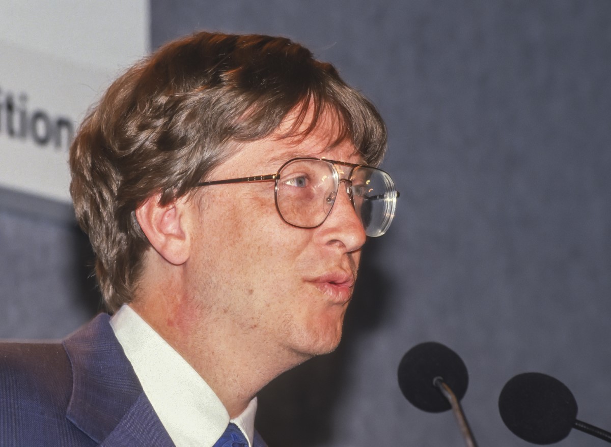 bill gates sylwetka class="wp-image-839675" 