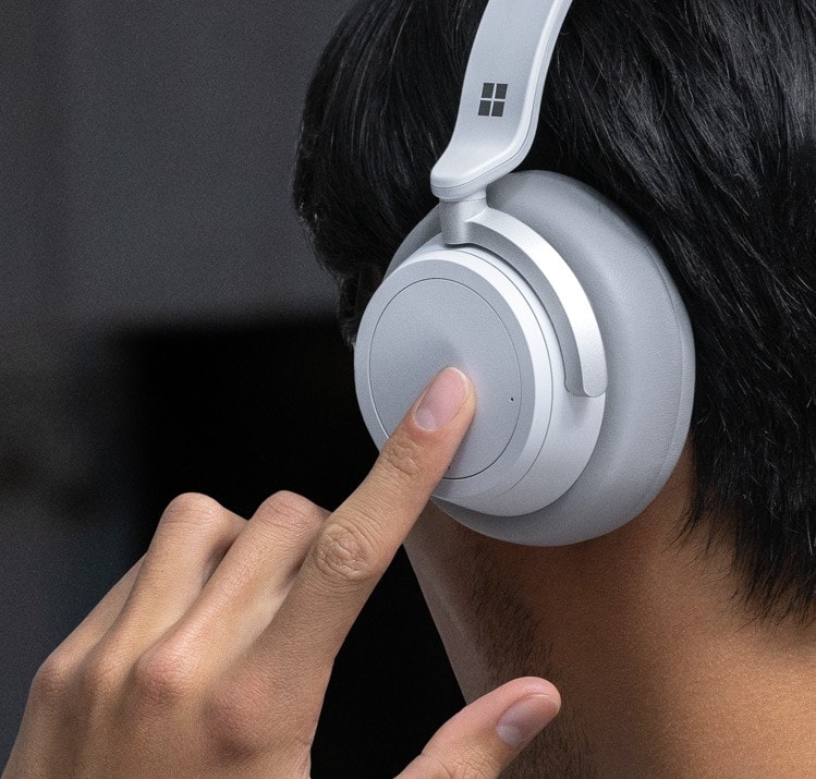 Surface Headphones class="wp-image-840971" 