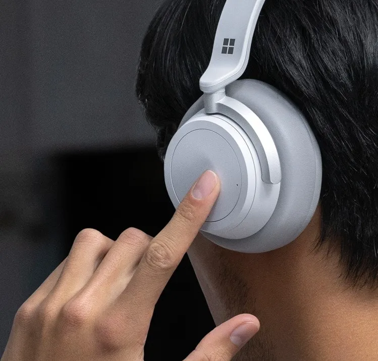 Surface Headphones class="wp-image-840971" 