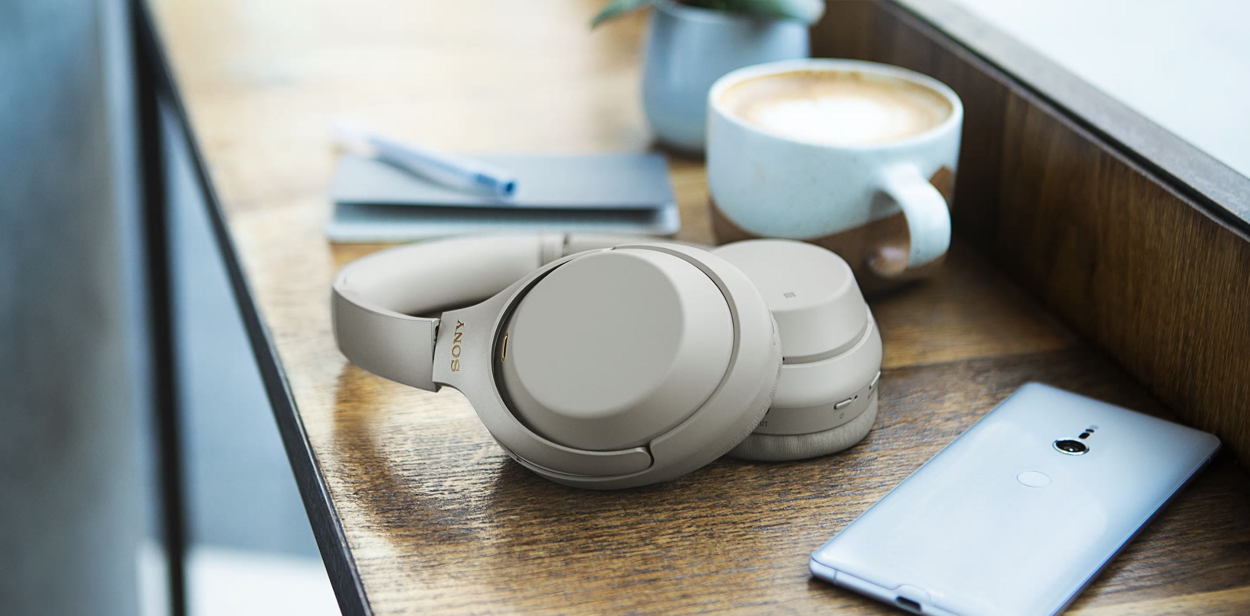 Surface Headphones class="wp-image-840983" 