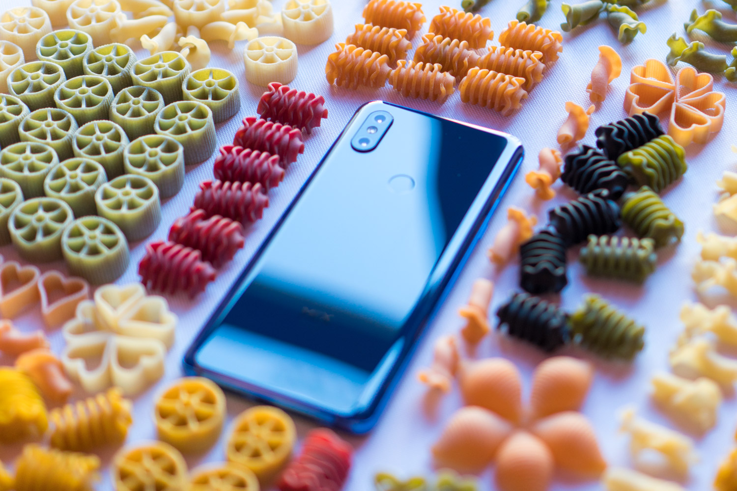Smartfony Xiaomi mają mieć 48 megapikseli. Dlaczego to zły pomysł?