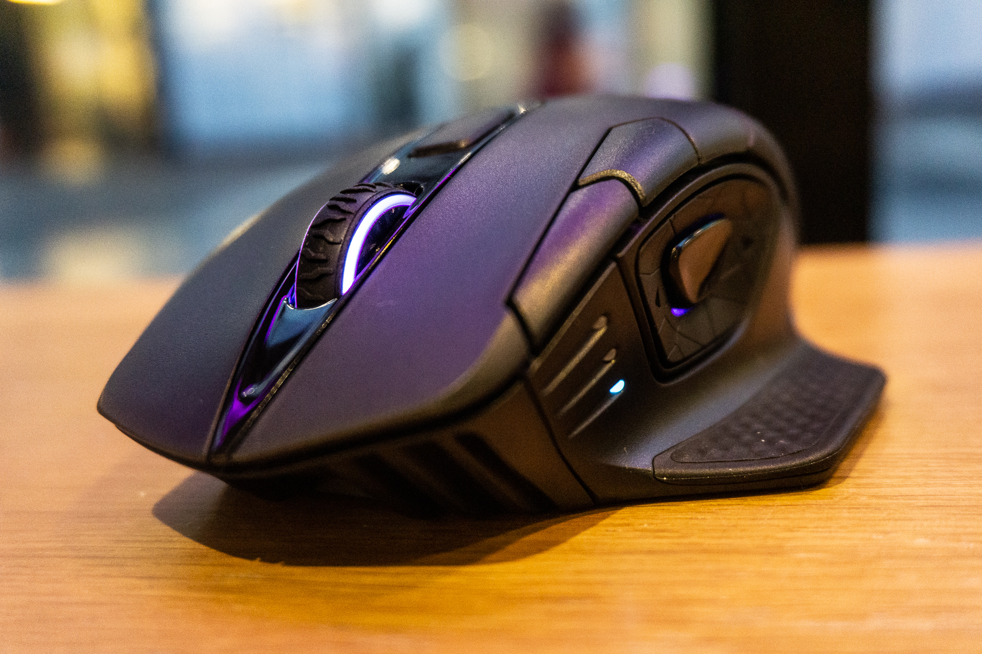 Recenzja Corsair Dark Core SE - duży chłopiec dla dużych dłoni