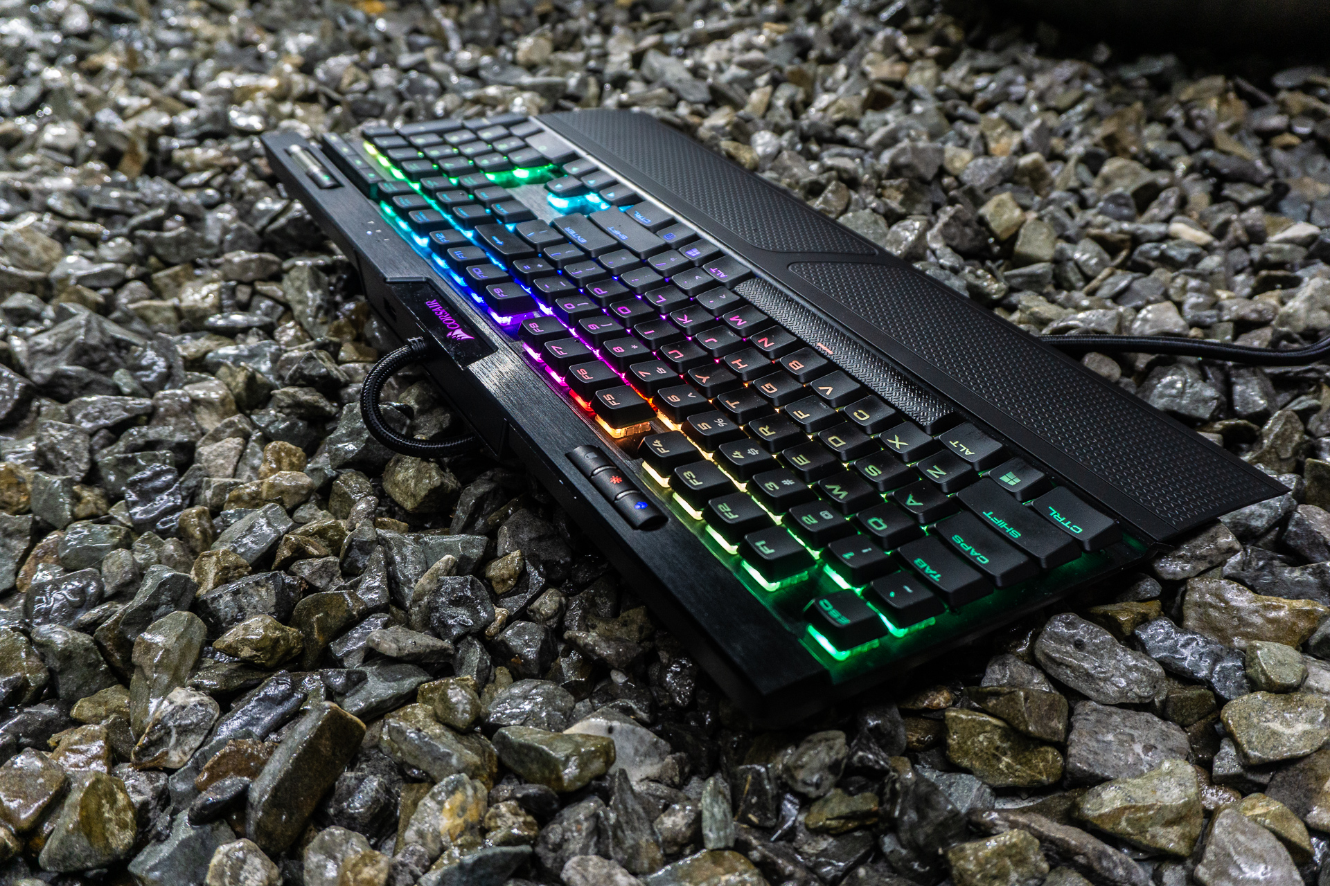 Recenzja Corsair K70 RGB MK.2 Low Profile - mechanik bez wad mechanika