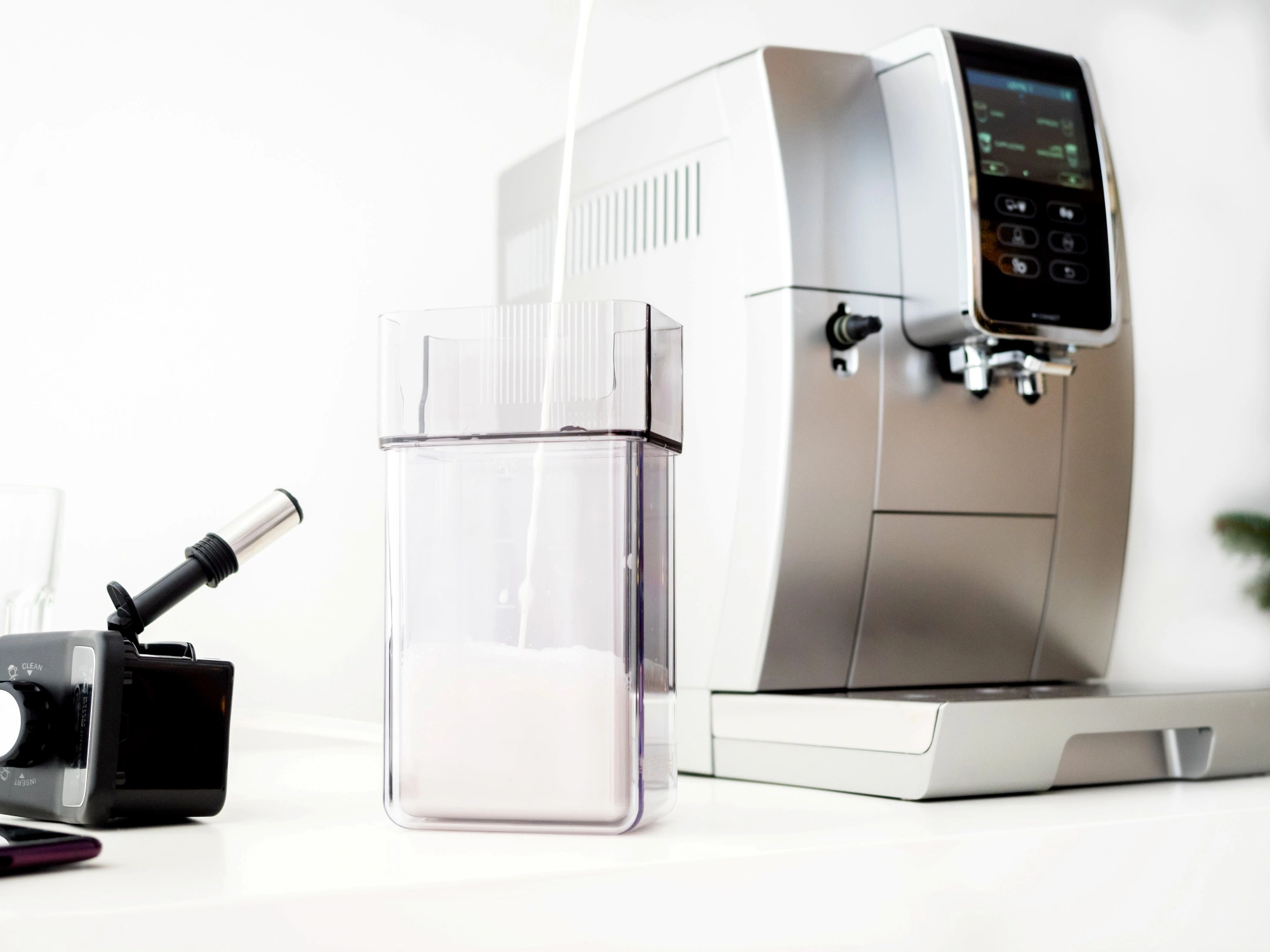 DeLonghi Dinamica Plus - jaki ekspres do kawy wybrać class="wp-image-855743"