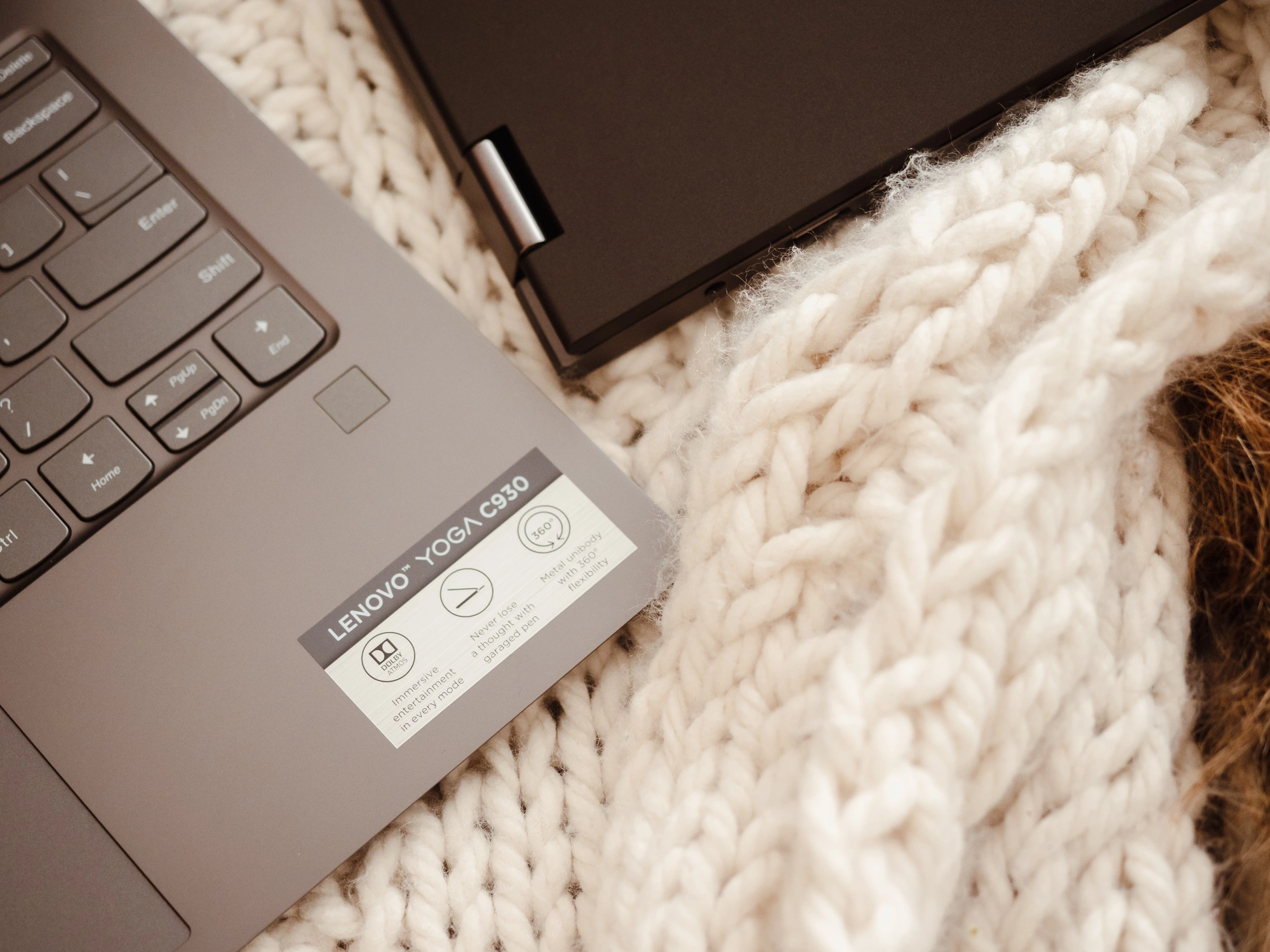 Lenovo Yoga C930 class="wp-image-857864" title="Komputer wprost stworzony dla miłośników seriali. Lenovo Yoga C930 - recenzja" 
