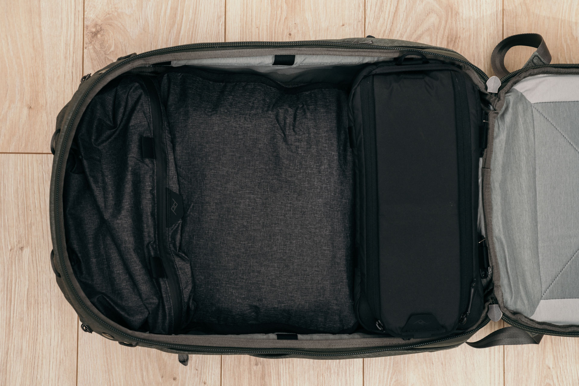 Peak Design Travel Backpack 45L - recenzja class="wp-image-859826" 
