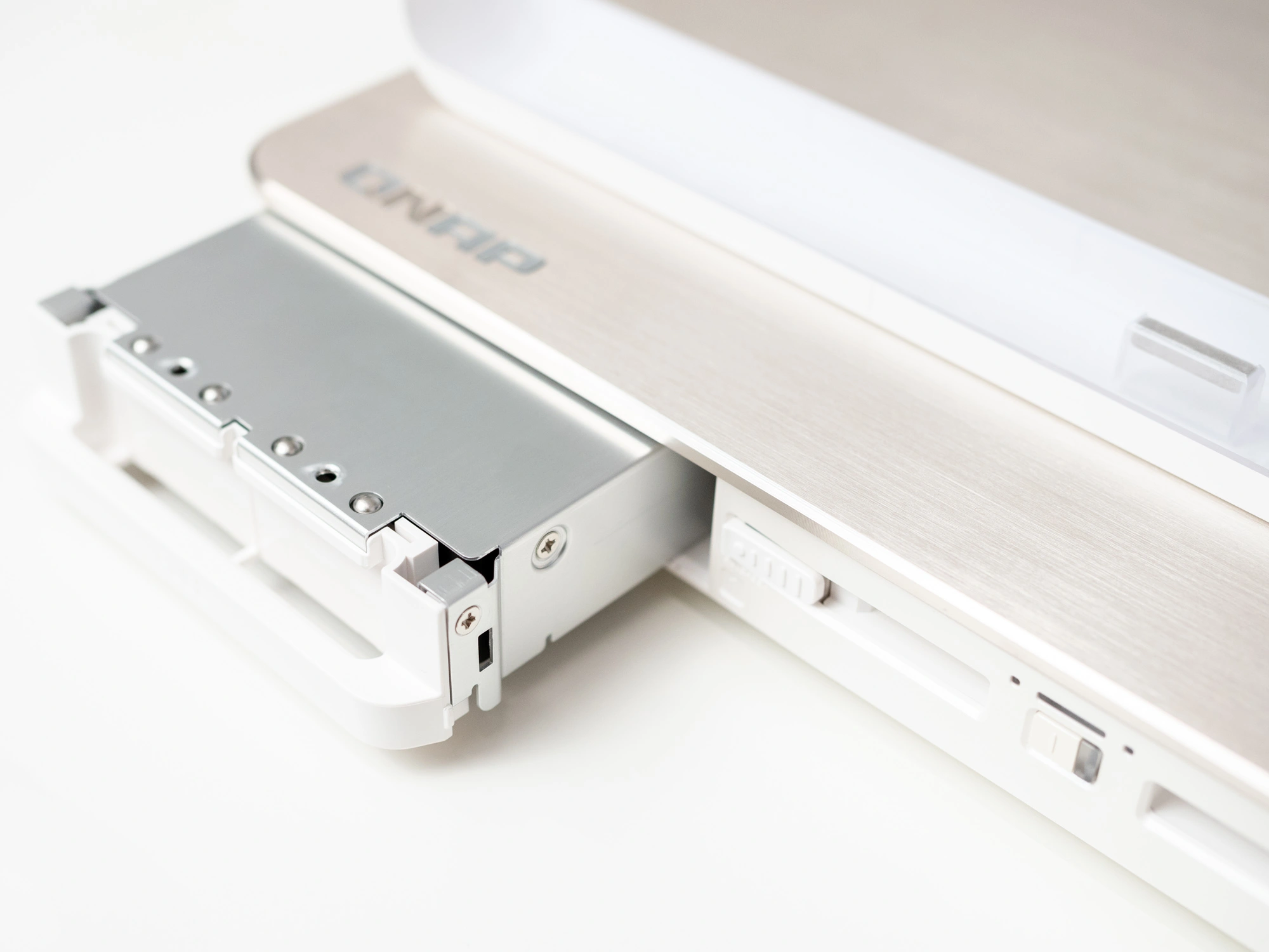 QNAP HS-453DX class="wp-image-849095"