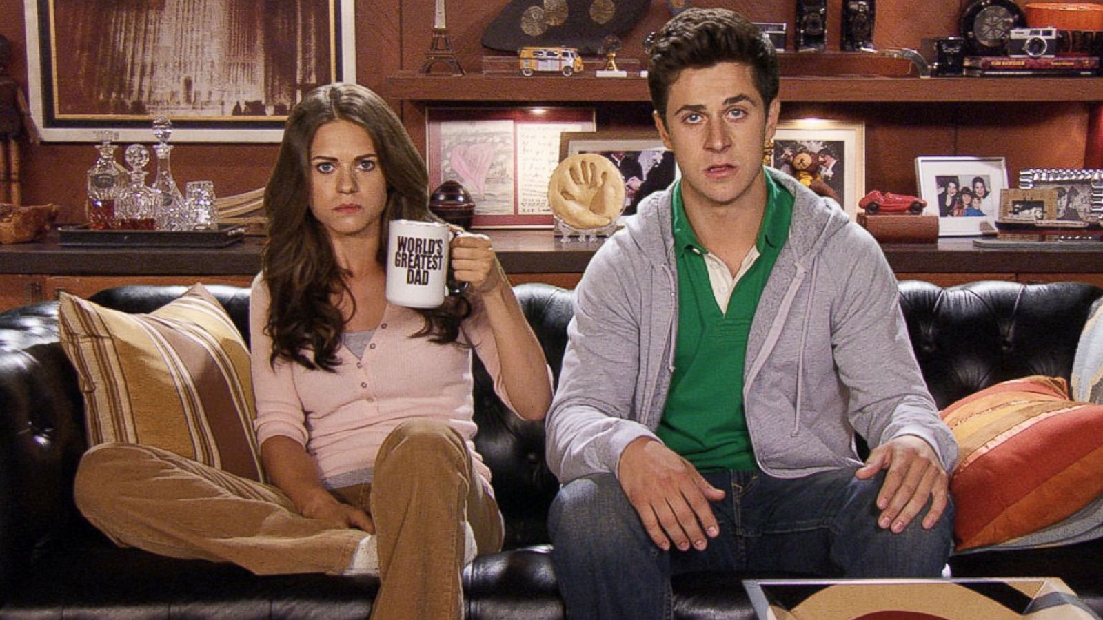 Kolejny rok, kolejny sitcom, a Netflix nadal zatrudnia przeciętniaków do robienia napisów