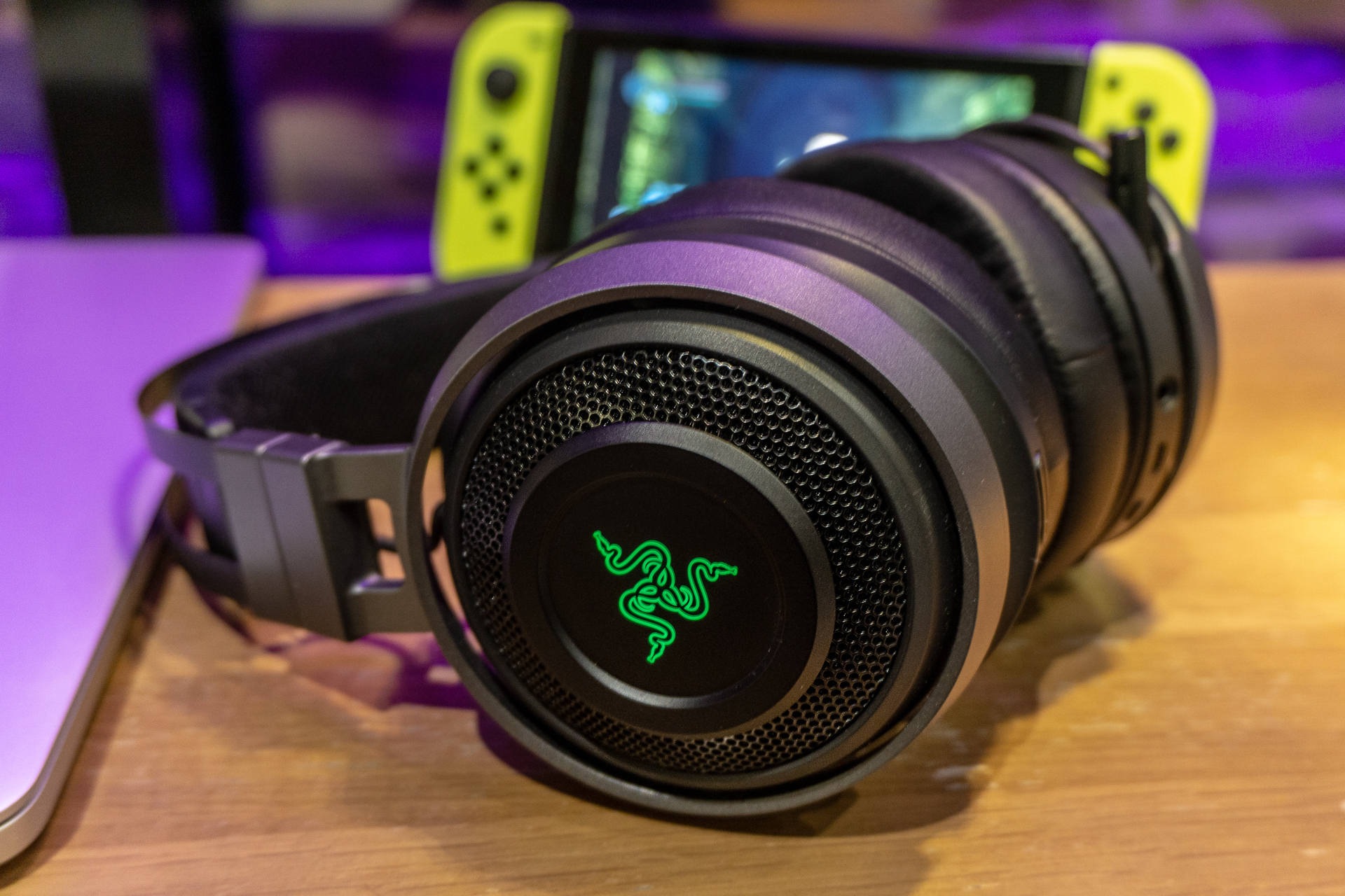 Recenzja Razer Nari Ultimate - najlepszy bezp. headset Razera