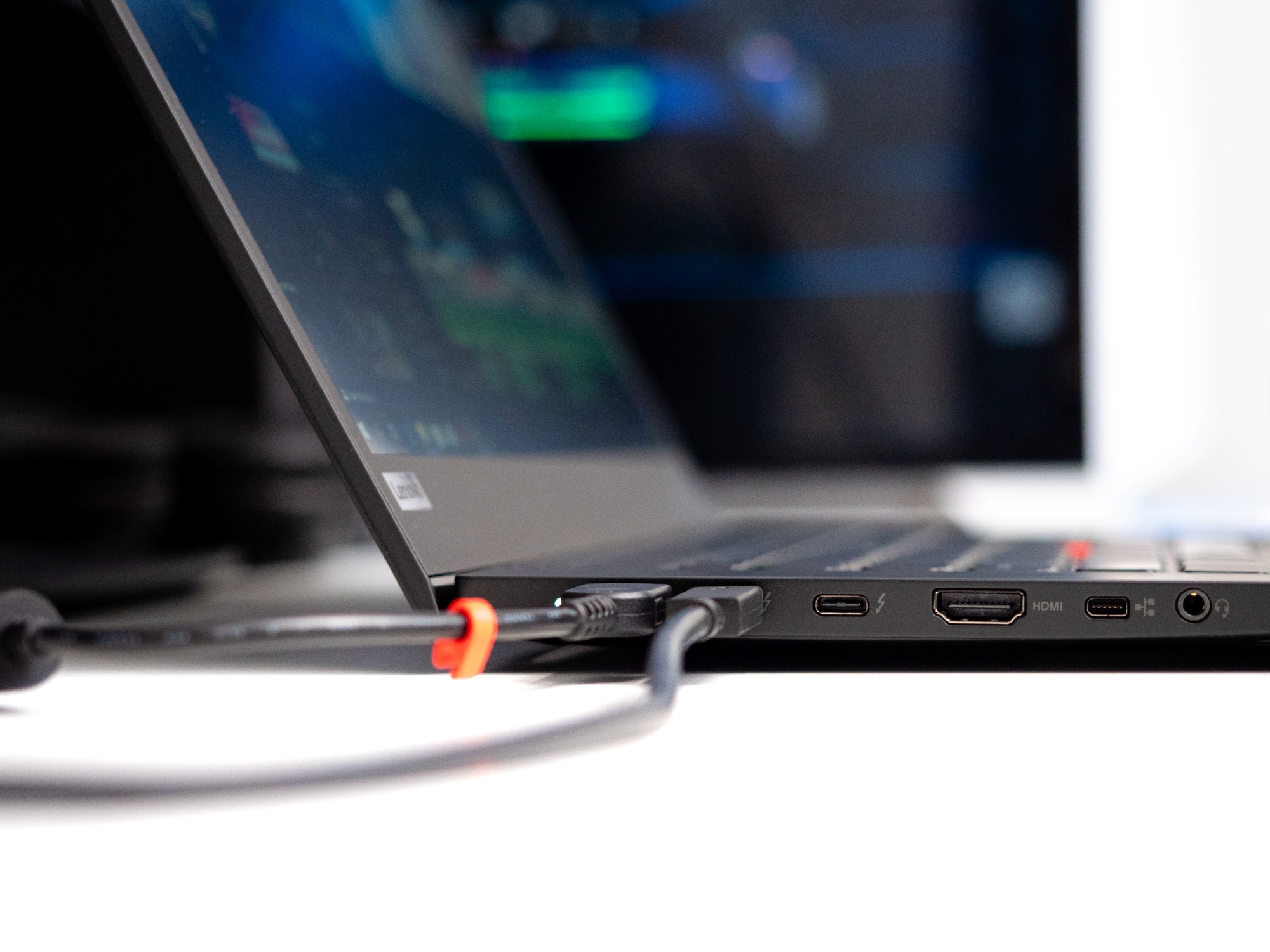 Lenovo Thinkpad X1 Extreme class="wp-image-867322" 