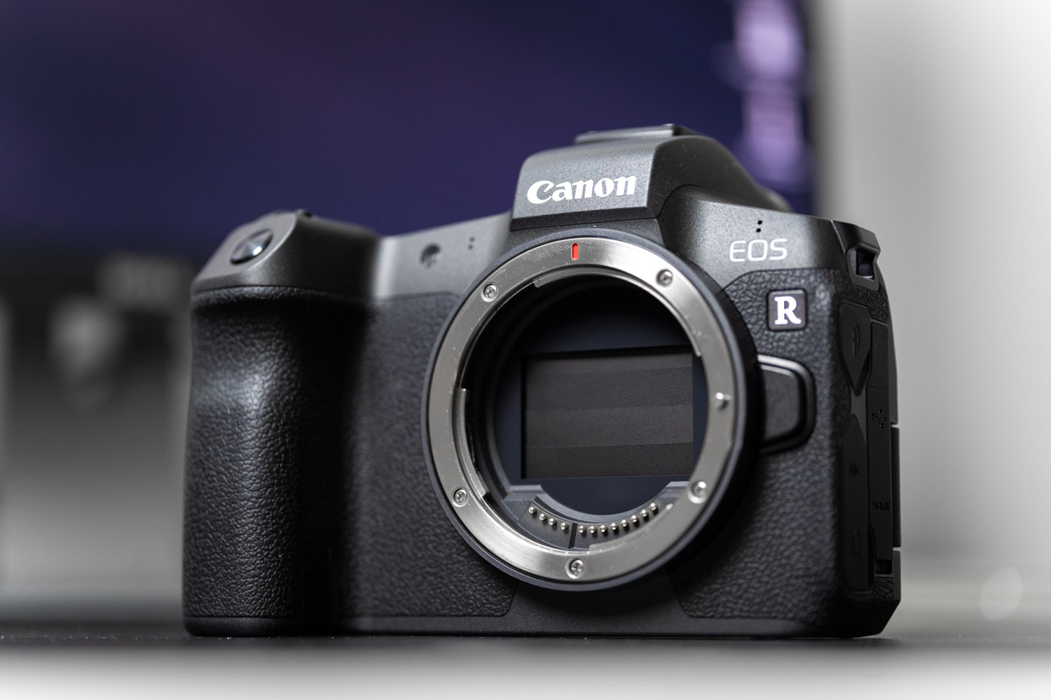 canon eos r recenzja class="wp-image-878566" 