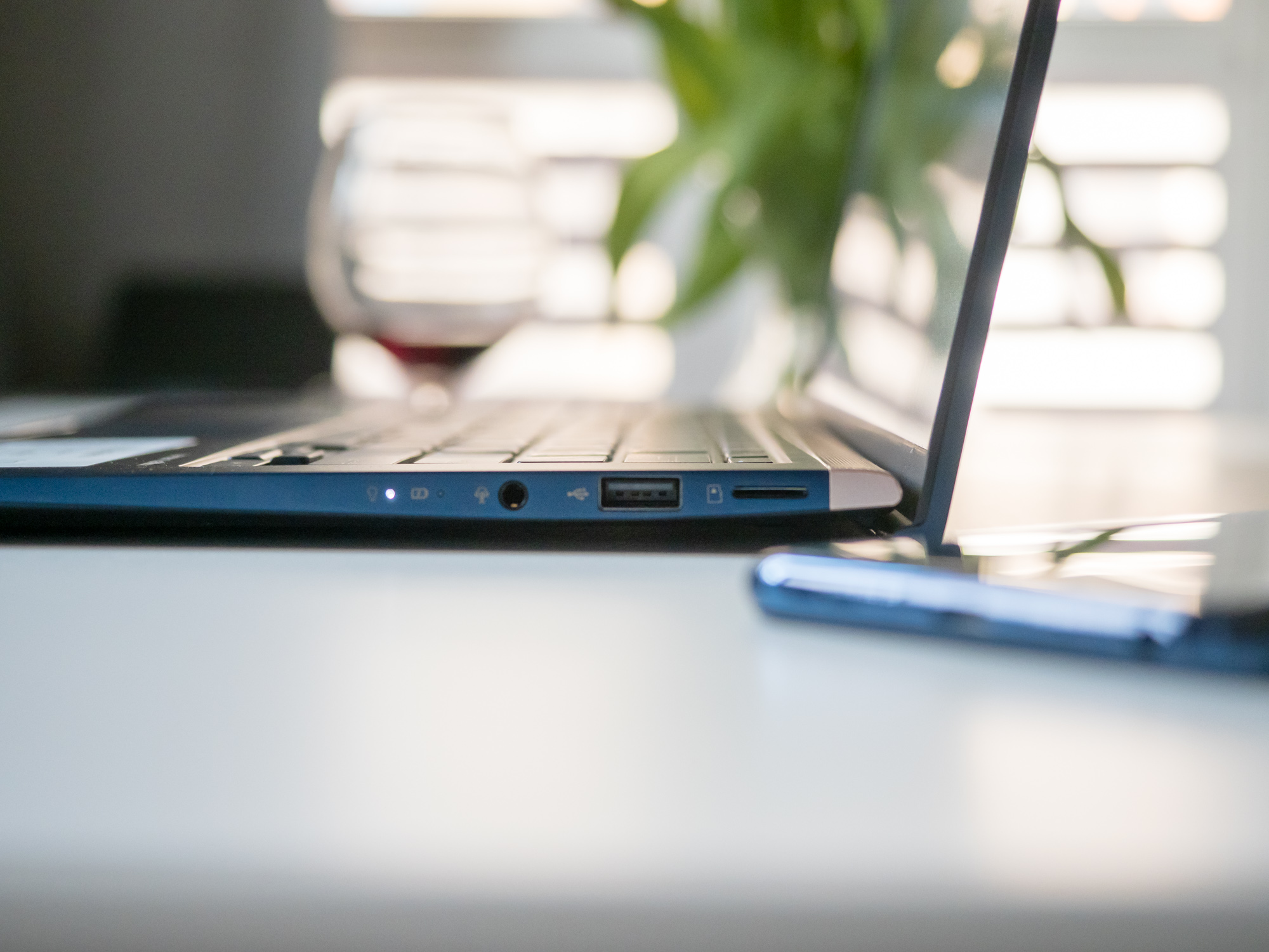Asus UX433 - recenzja po miesiącu class="wp-image-889744" 