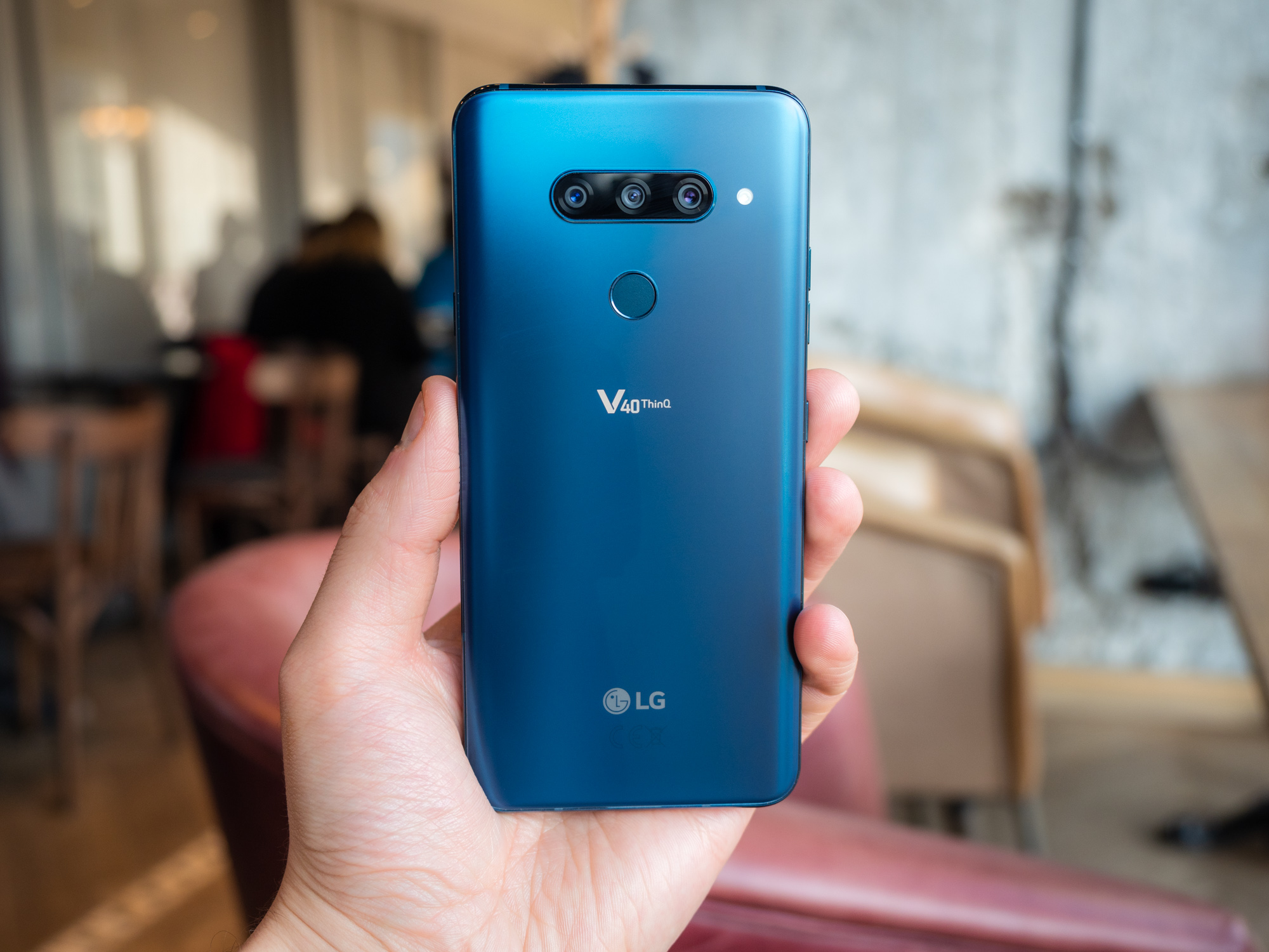 LG V40 ThinQ class="wp-image-889654" 