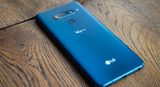 Najlepszy smartfon, jaki kupisz za pół roku. LG V40 - recenzja
