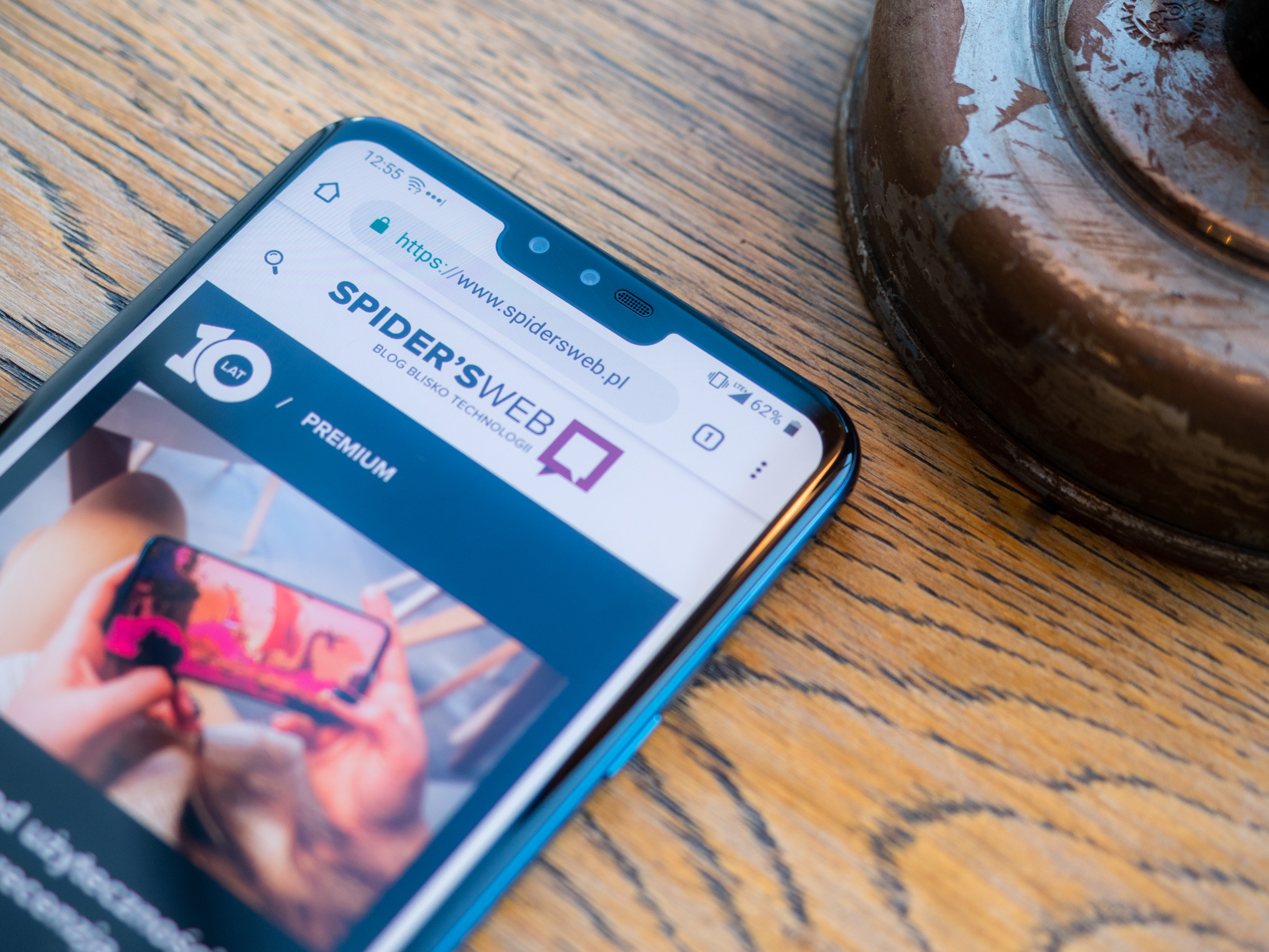 LG V40 ThinQ class="wp-image-889627" 