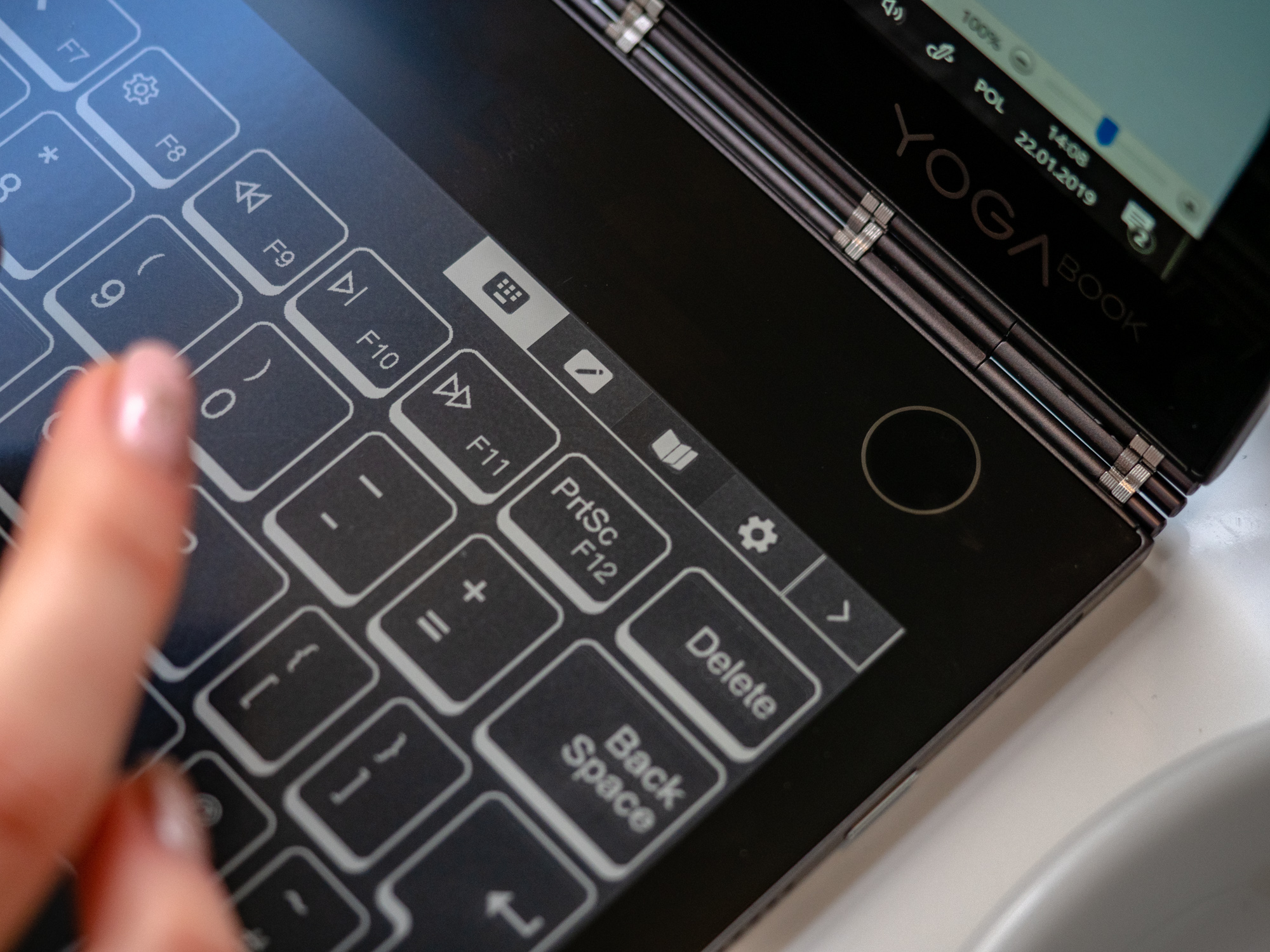 Lenovo Yoga Book C930 class="wp-image-888790" 