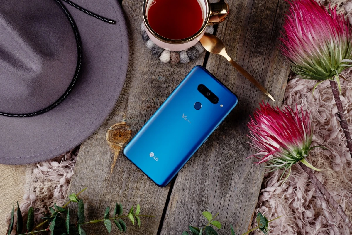 LG V40 w Polsce - cena, opinie class="wp-image-882826" 