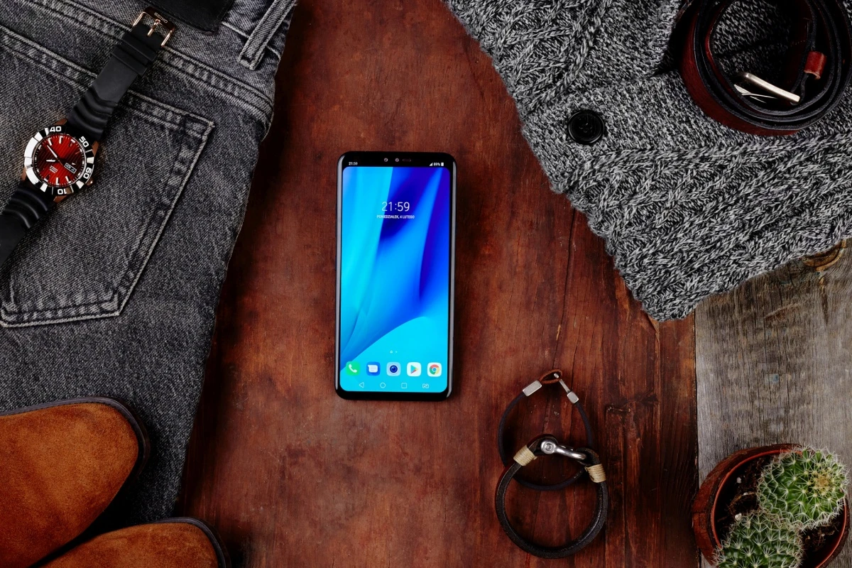 LG V40 w Polsce - cena, opinie class="wp-image-882829" 