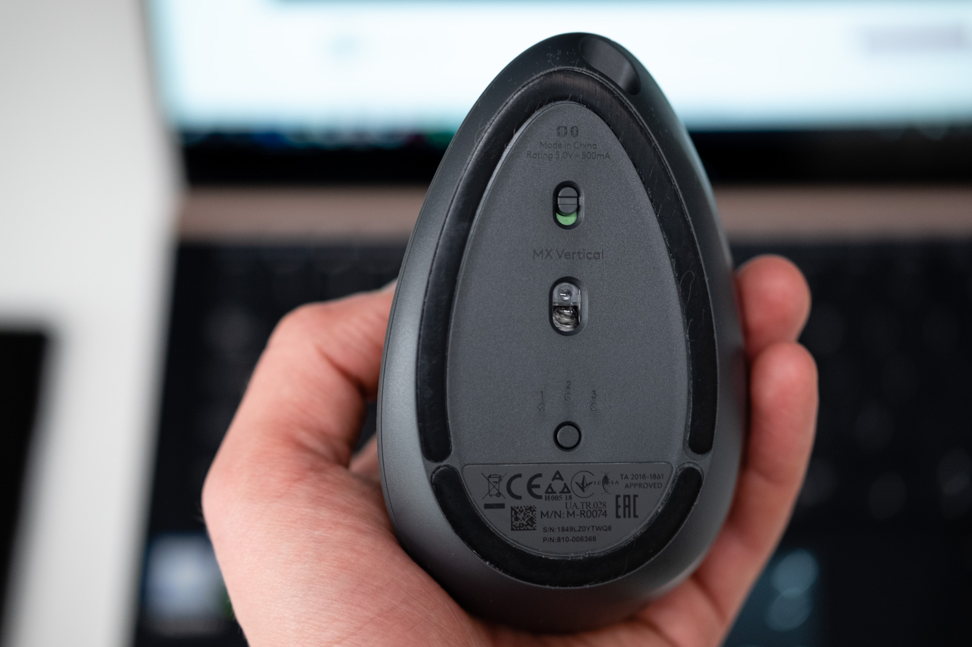 Logitech MX Vertical, pionowa myszka, opinie class="wp-image-910272" 