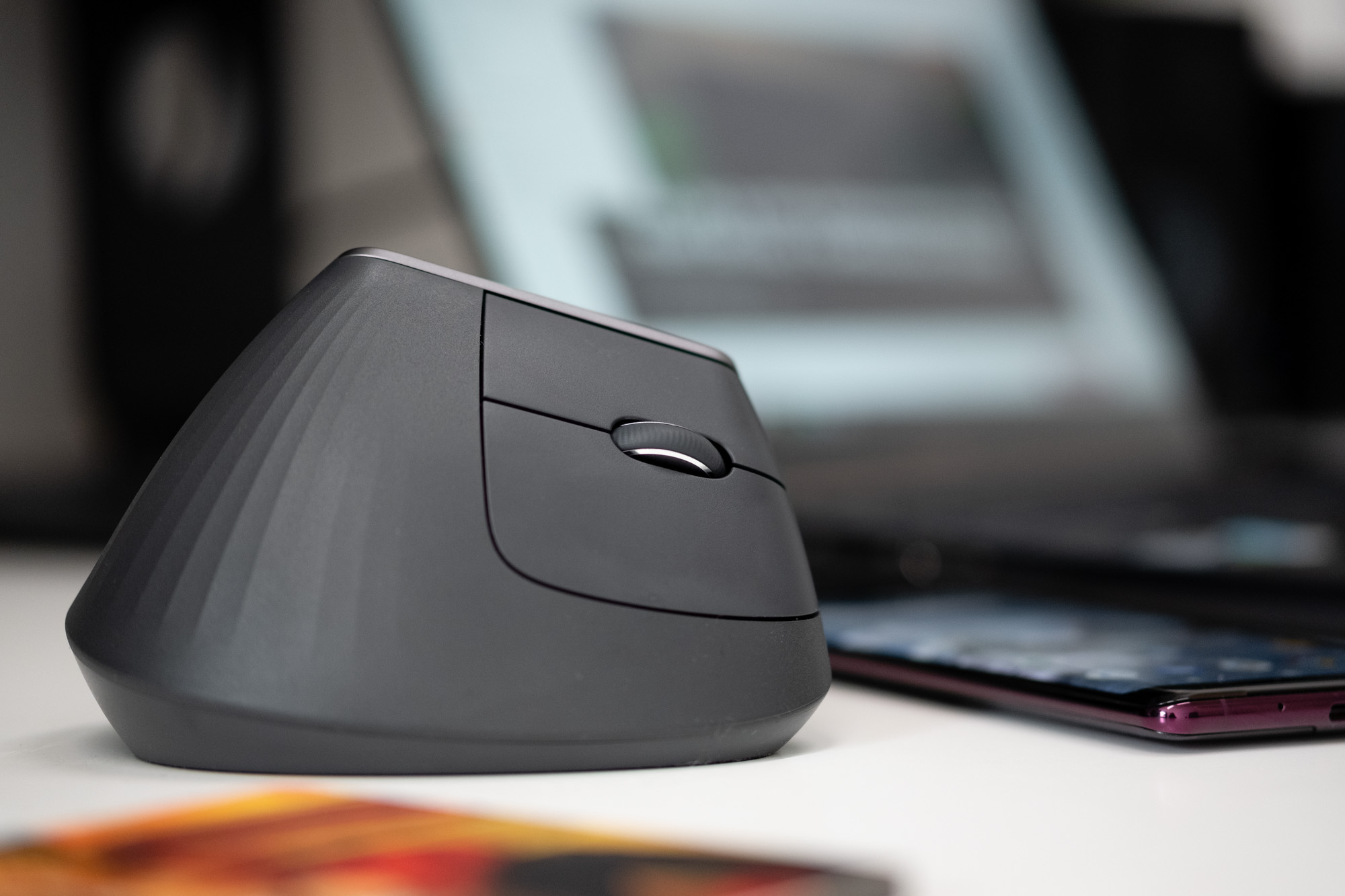 Logitech MX Vertical, pionowa myszka, opinie class="wp-image-910281" 