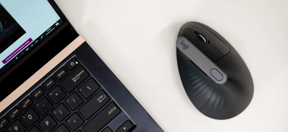 Zbawienie dla twojego nadgarstka. Logitech MX Vertical &#8211; recenzja
