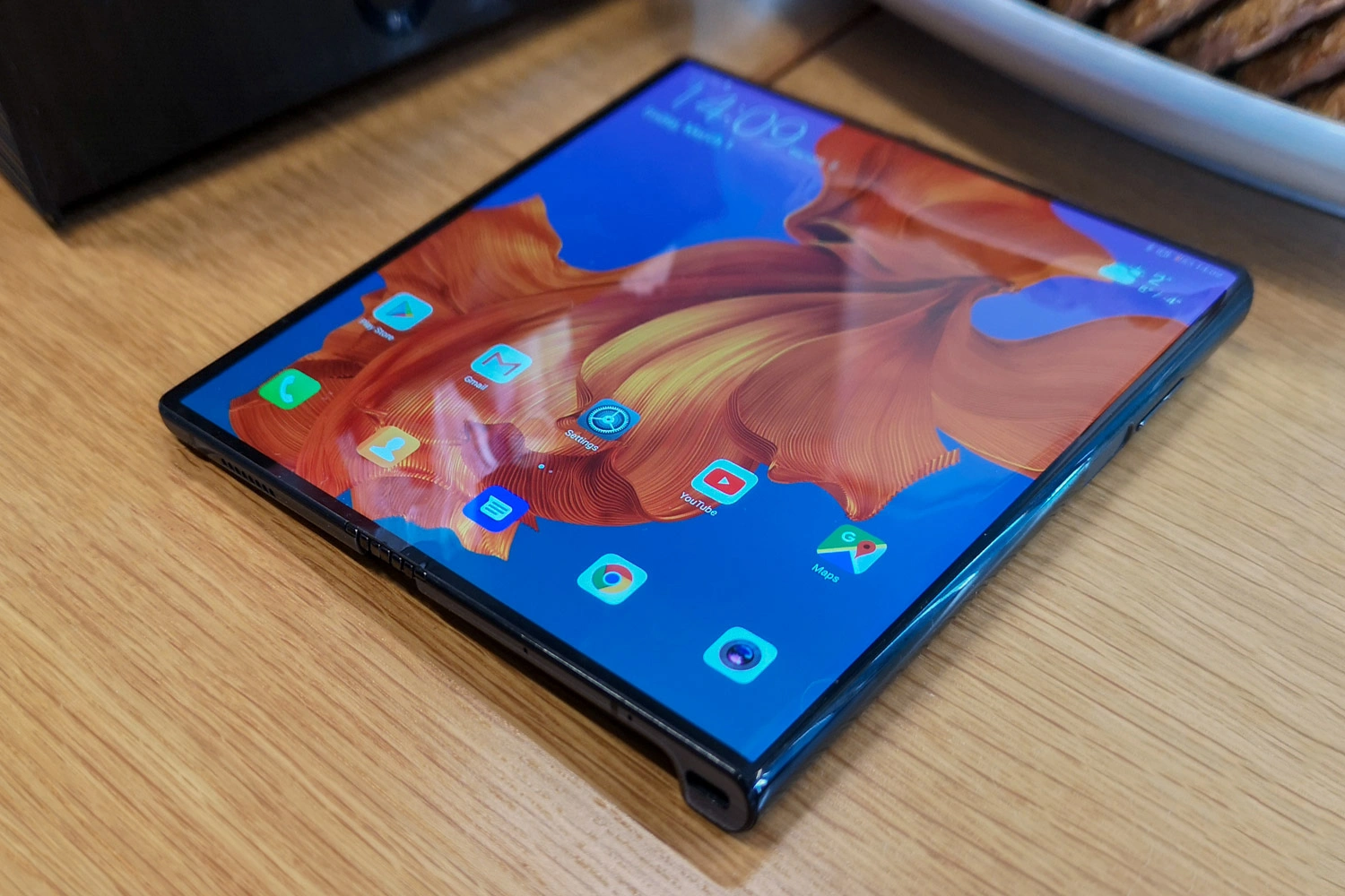 huawei mate x wrażenia class="wp-image-896881" 