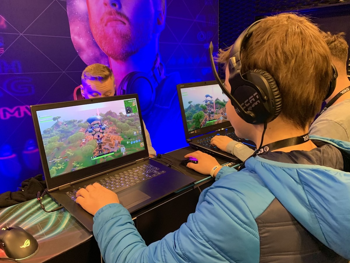 iem 2019 komputery 13 class="wp-image-897358" 