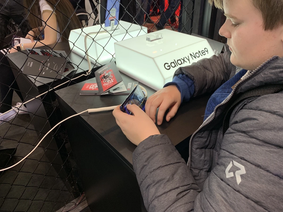 iem 2019 mobile galaxy note 9 fortnite 5 class="wp-image-897283"
