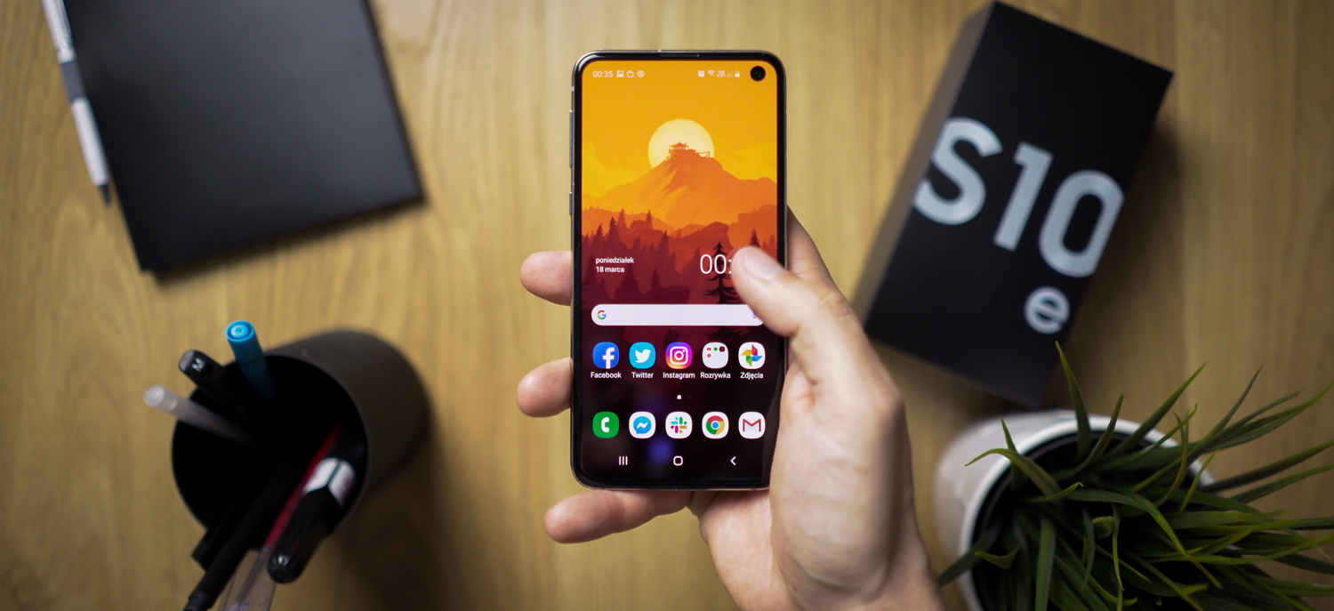 samsung galaxy s10e recenzja class="wp-image-907056" 
