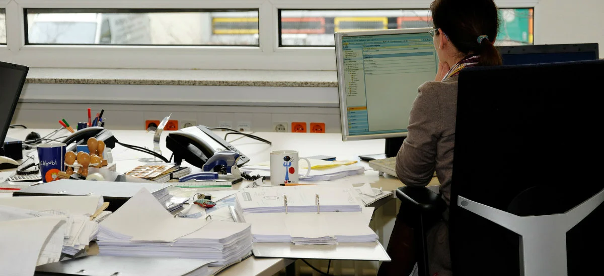 Prawie gotowy system do e-dokumentacji został wyrzucony do kosza. Nowy będzie kosztować 90 mln