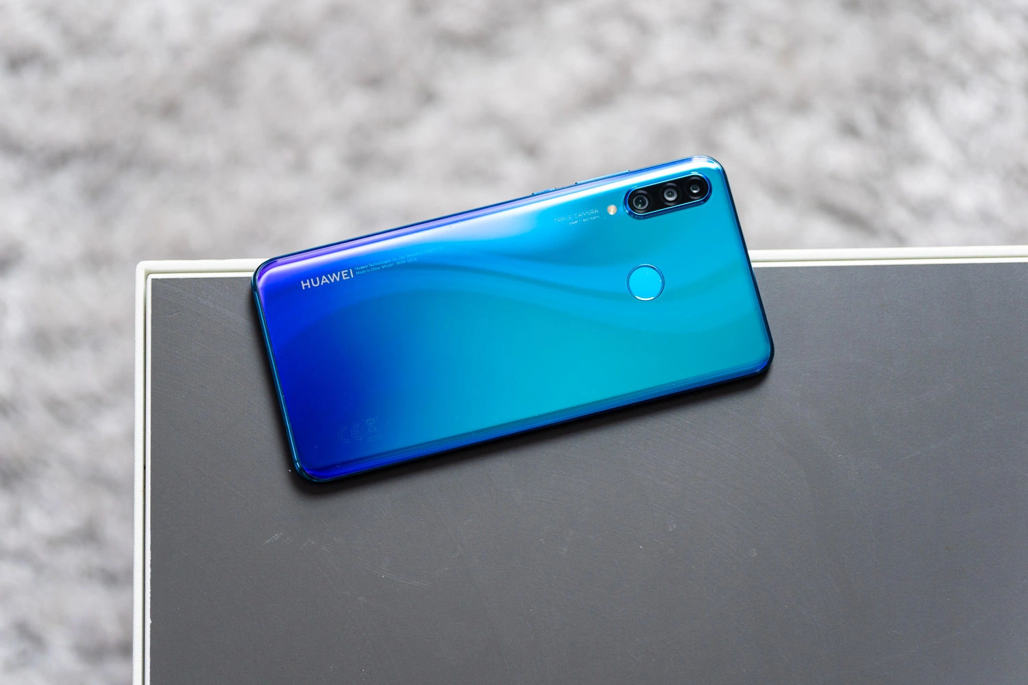 NEWS: Smartfony Huawei P30 Lite w Polsce dostały EMUI 10