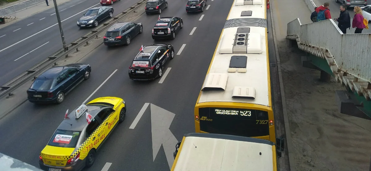 Taksówkarze dogadali się z rządem. Nowe prawo uderzy w Ubera i Bolta