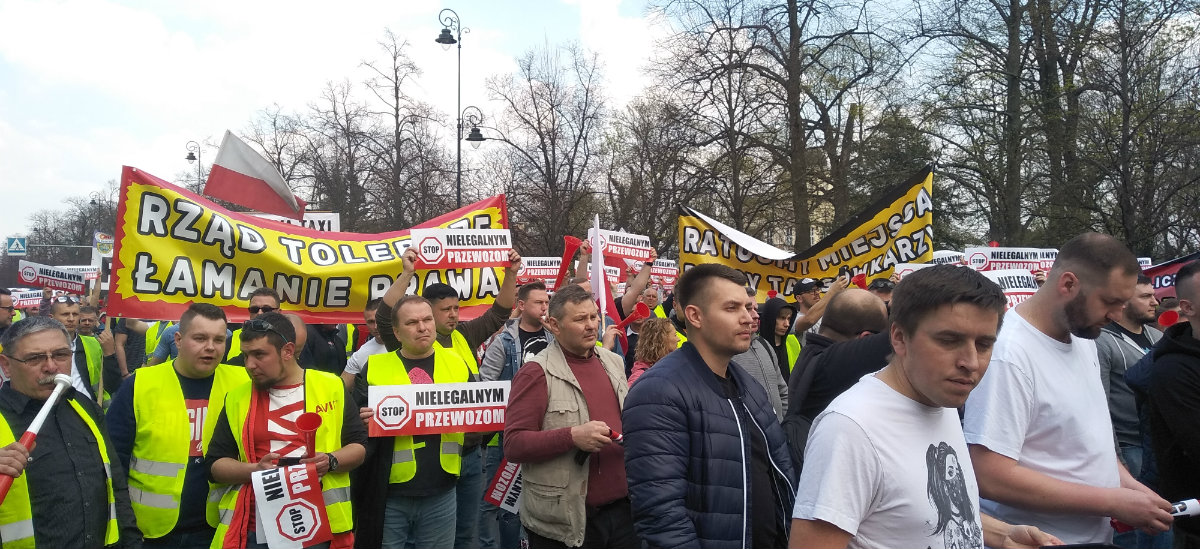 Taksówkarze zgotowali Warszawiakom piekło. Potem powiedzieli o słowo za dużo