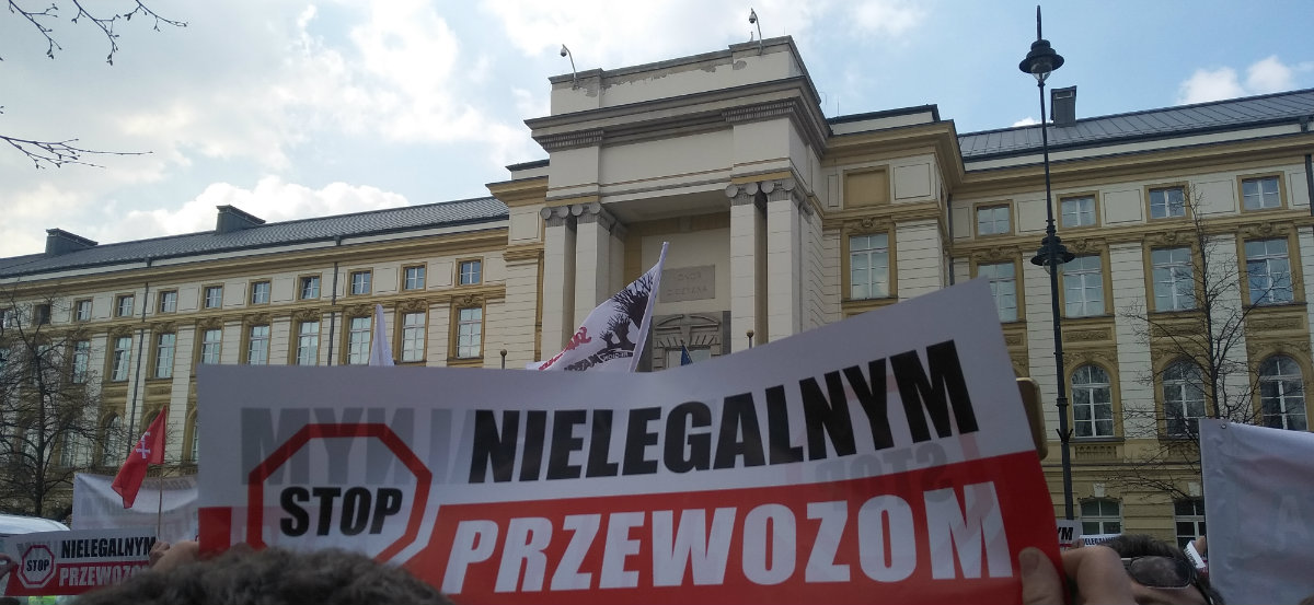 Taksówkarze zablokują lotniska jeżeli rząd się nie ugnie