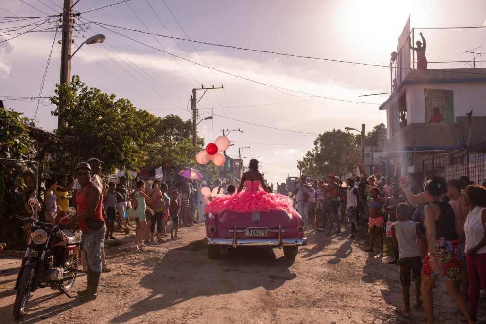 Fot. Diana Markosian/Magnum Photos. I miejsce w kat. Współczesne zjawiska, pojedyncze zdjęcie. Quinceañera (piętnaste urodziny dziewczynki) w Hawanie. 