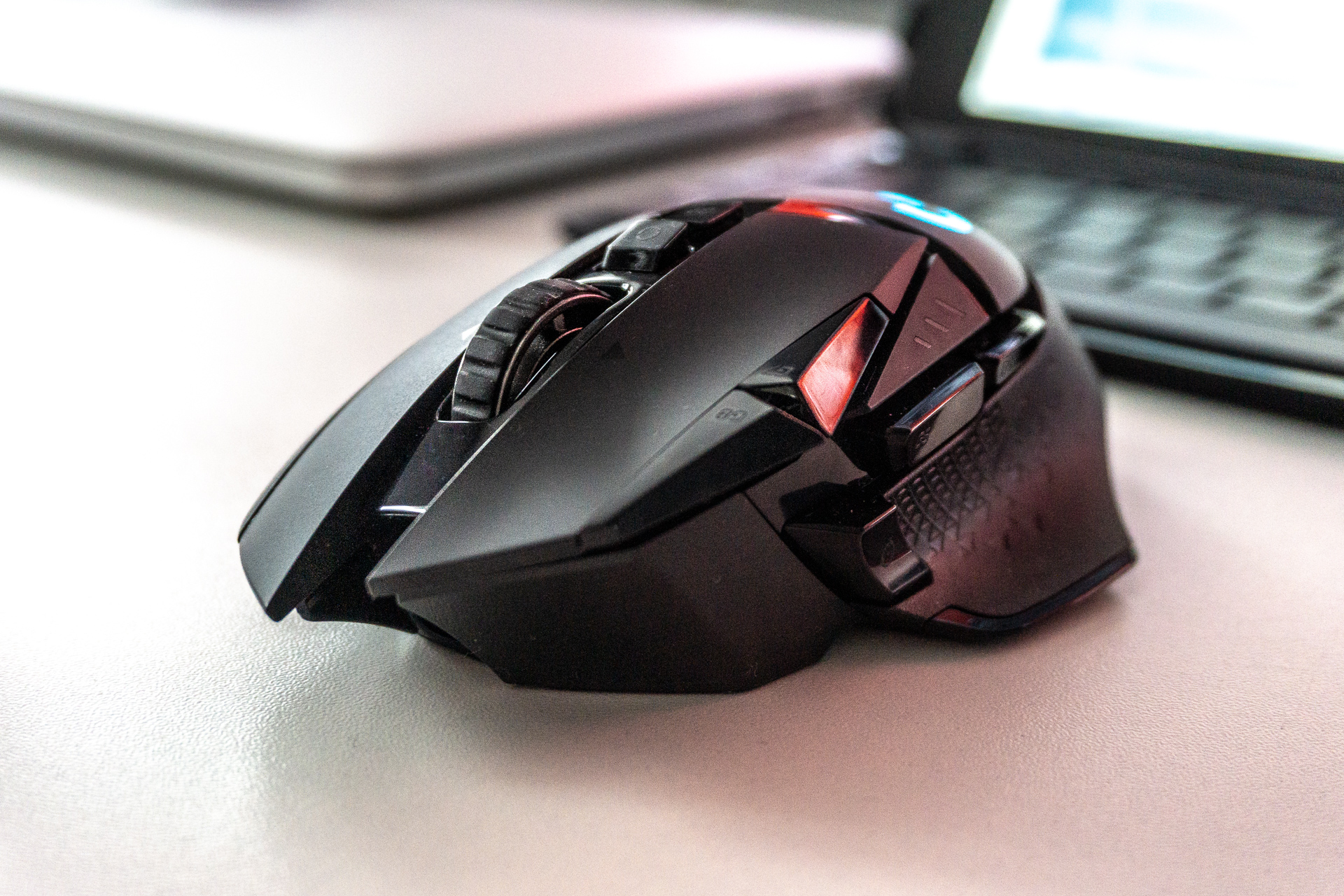 Recenzja Logitech G502 Lightspeed - najlepsza bezp. myszka do gier