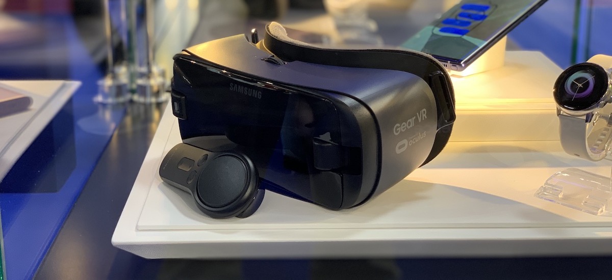 electronics show samsung gear vr 44
